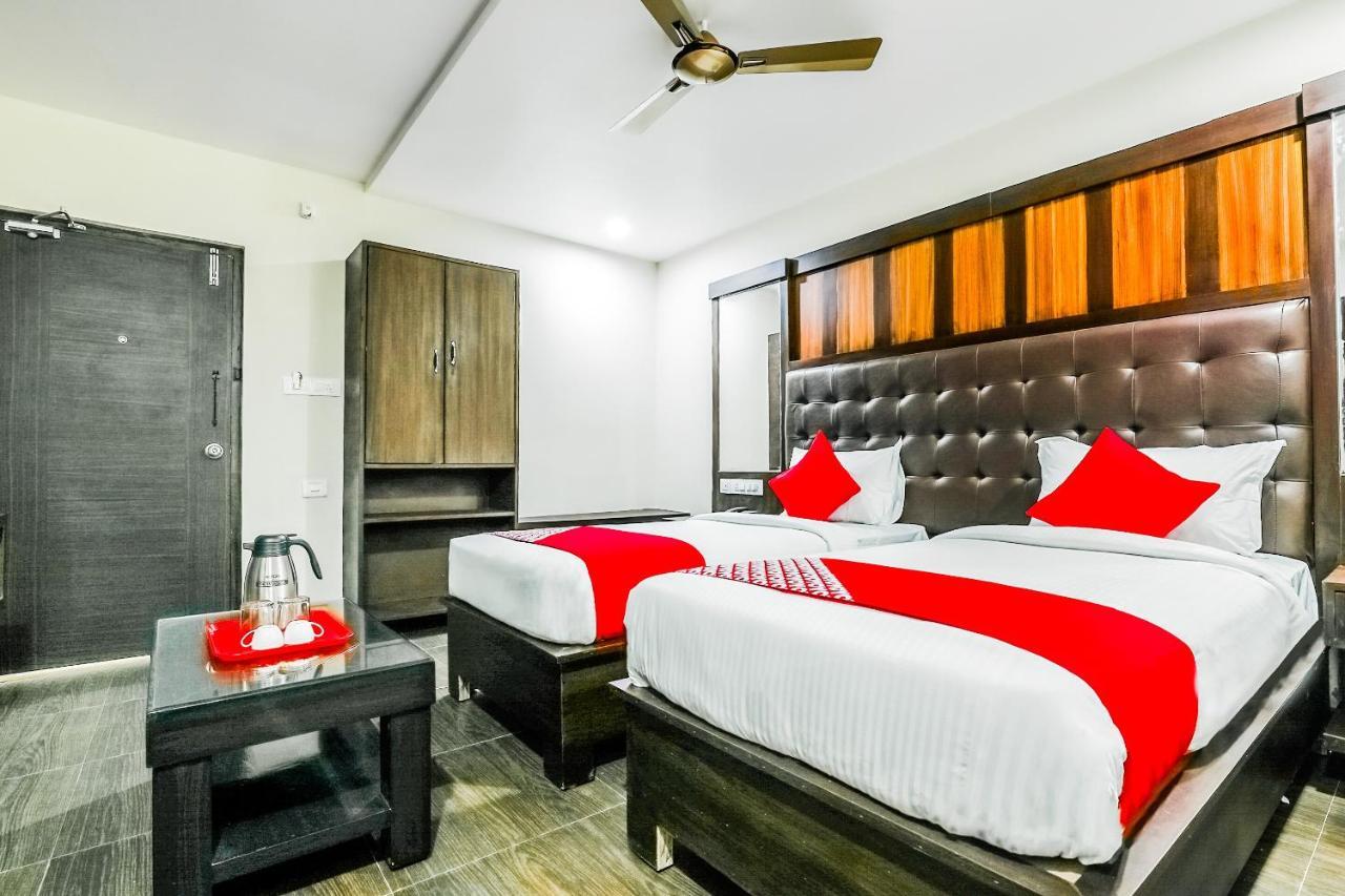 Oyo 16155 Hotel Dcm Grand Vijayawāda Εξωτερικό φωτογραφία