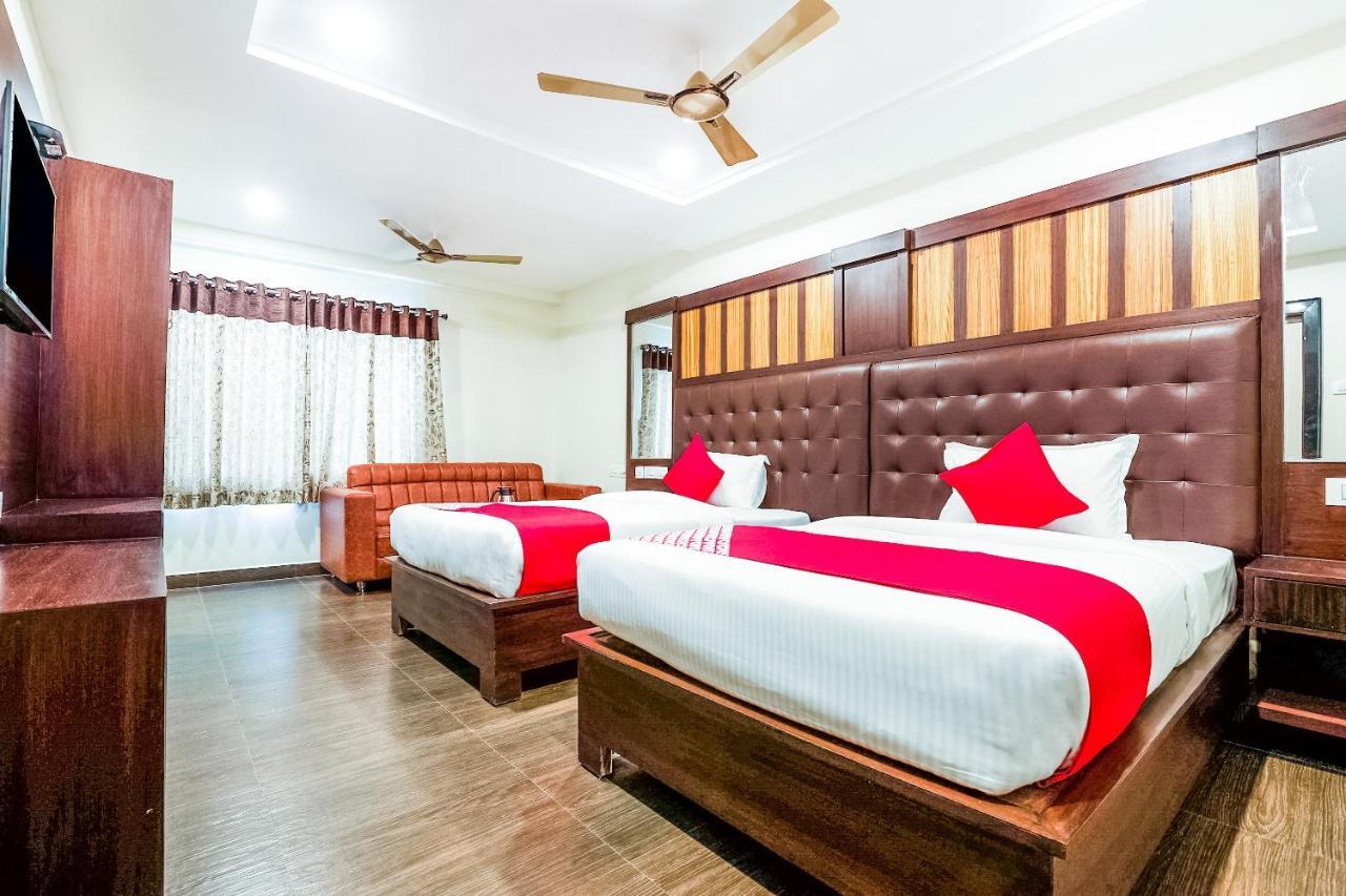 Oyo 16155 Hotel Dcm Grand Vijayawāda Εξωτερικό φωτογραφία